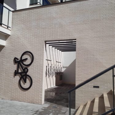 Construcción de un edificio de viviendas con garajes, trasteros y bajo comercial - Ubicación: Granollers (Barcelona)